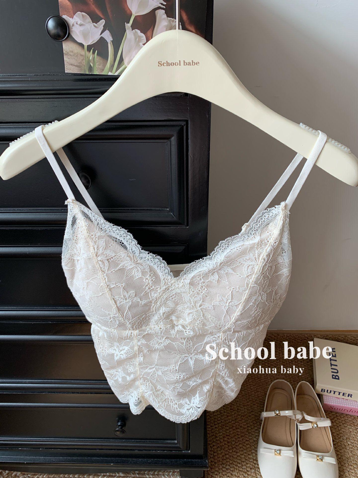 

Stylish Lace Camisole with Built-in Bra - Elegant, Sexy & Versatile Women s Top One Size