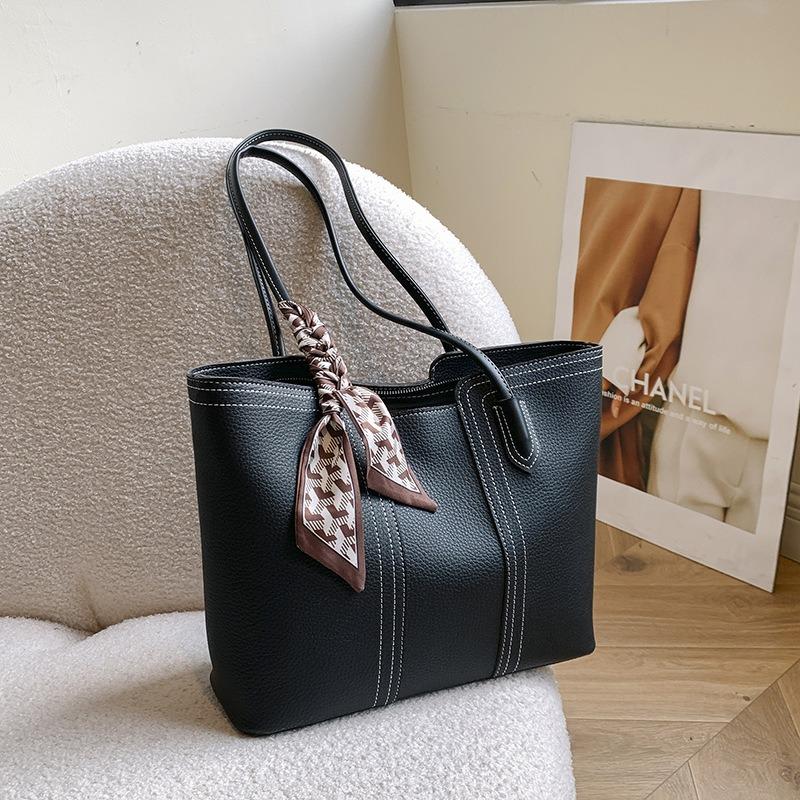 Large-capacity commuter bag women's new high-end shoulder bag simple and versatile underarm tote bag