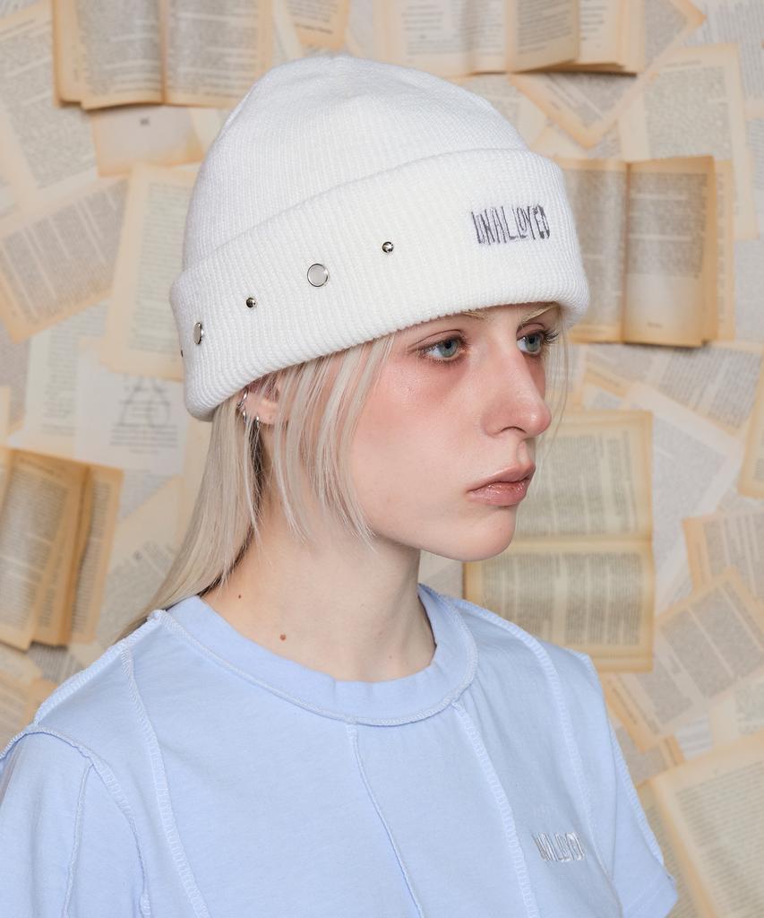 UNALLOYED Logo Studded Beanie / Ivory