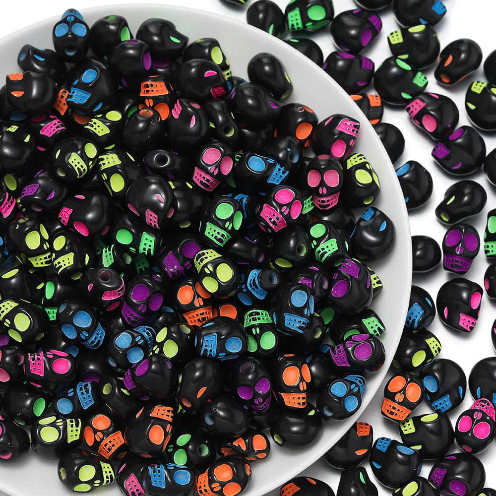 100 Stück bunte Totenkopf-Form Perlen Acryl Abstandshalter lose Perlen für Halloween Ohrringe Armband Halskette DIY Schmuckherstellung Zubehör