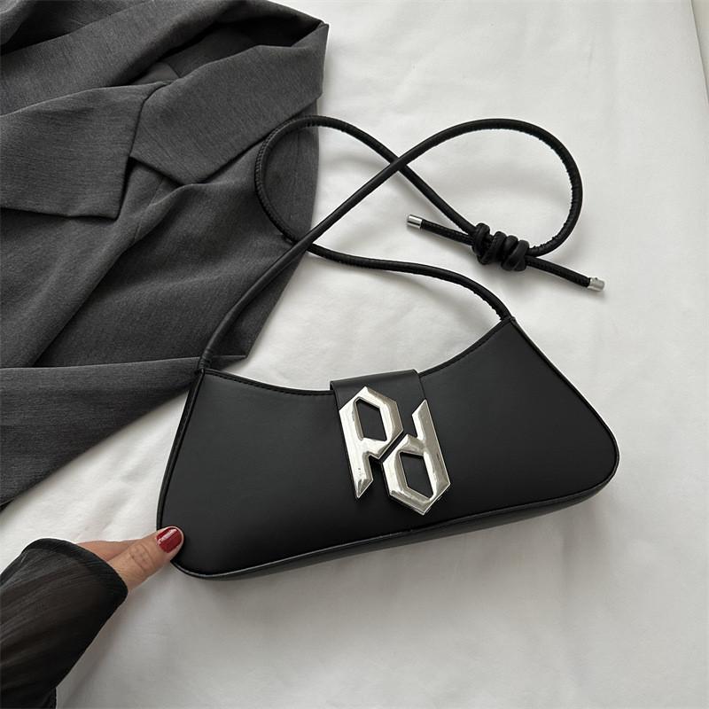 Stylish 2023 Pu Shoulder Bag Trendy Street Style Underarm Bag Popular Commuter Purse