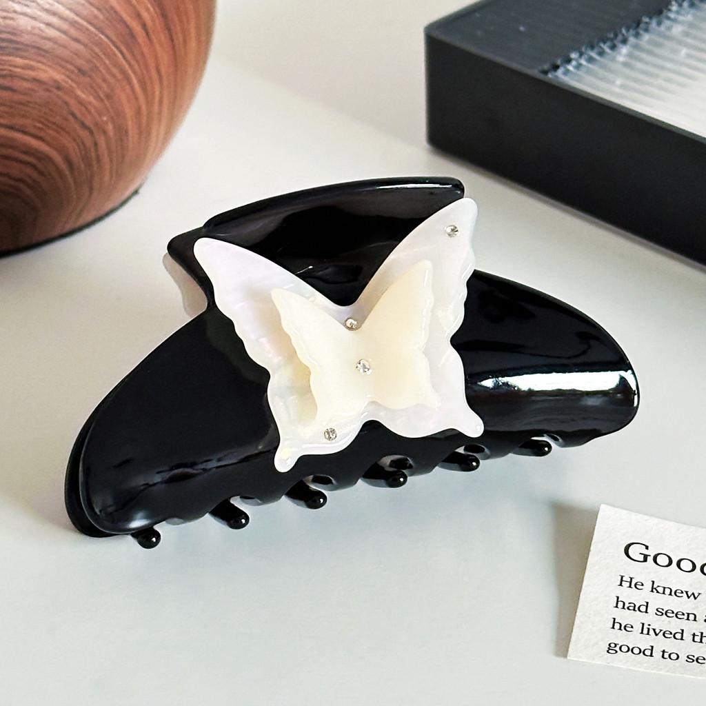 Chic Acetate Butterfly Hair Claw Clip Featuring Dazzling Rhinestone Accents Perfect For Fashionable Women