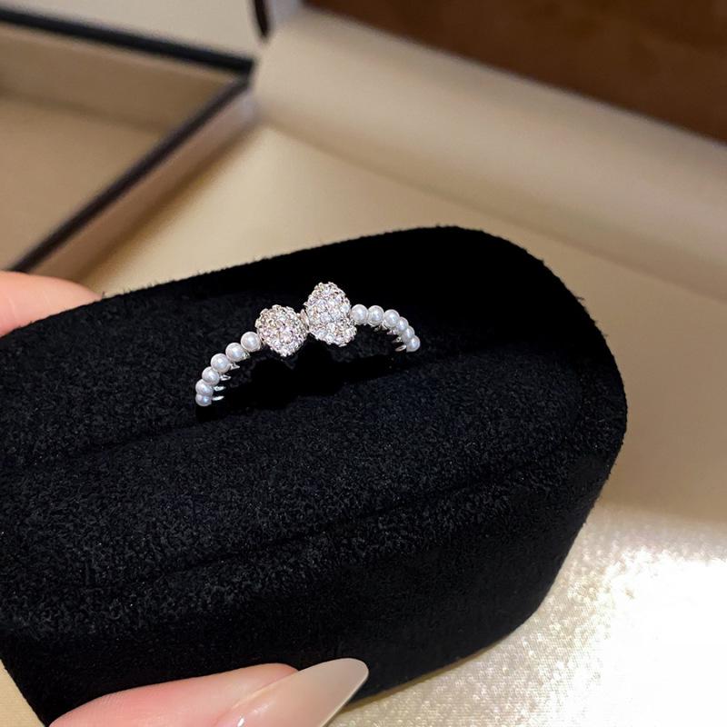 Versatile Butterfly Clasp Pearl Ring with Zirconia Bow – Elegant Jewelry for Women