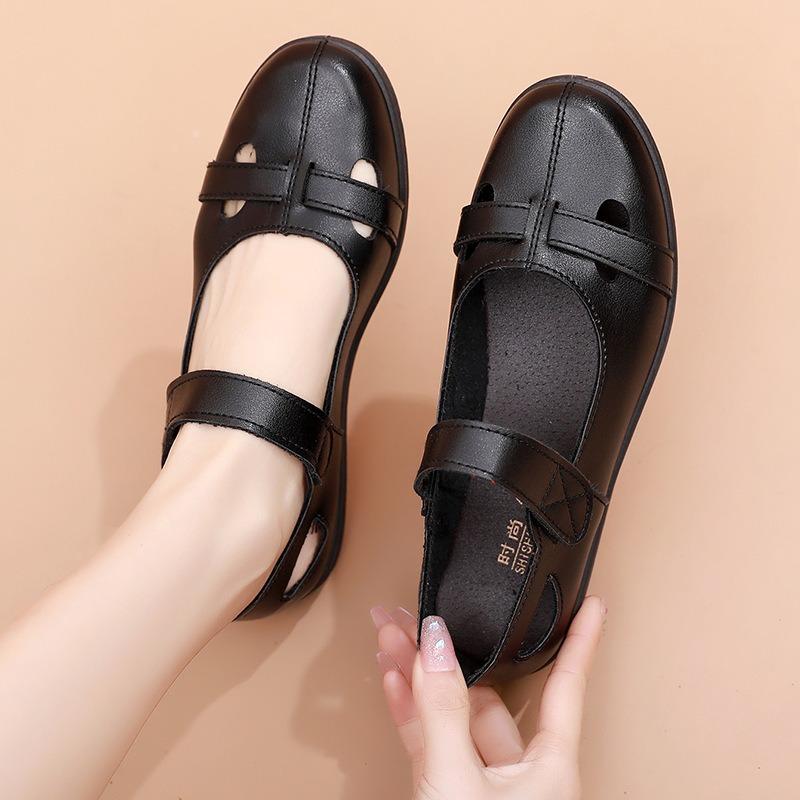 Baotou hollow shoes sandals women's summer flat-soled medium and old leather shoes non-slip soft-soled elderly hole work shoes