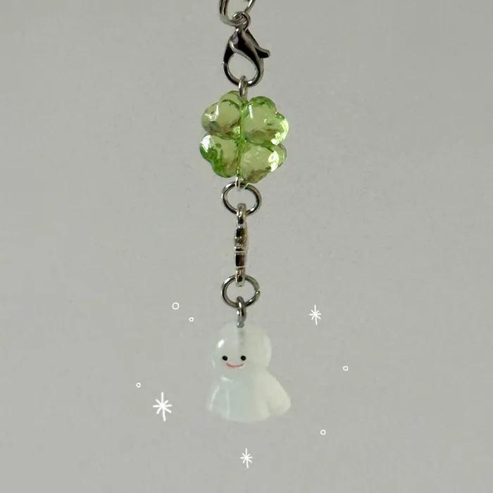 Lucky Clover Ghost Keyring