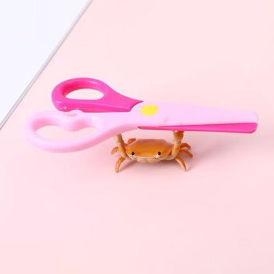 Simulation Crab Pen Holder Plastic Weightlifting Crab Stationery Pencil Stand Home Office Desktop Decoration Ornament