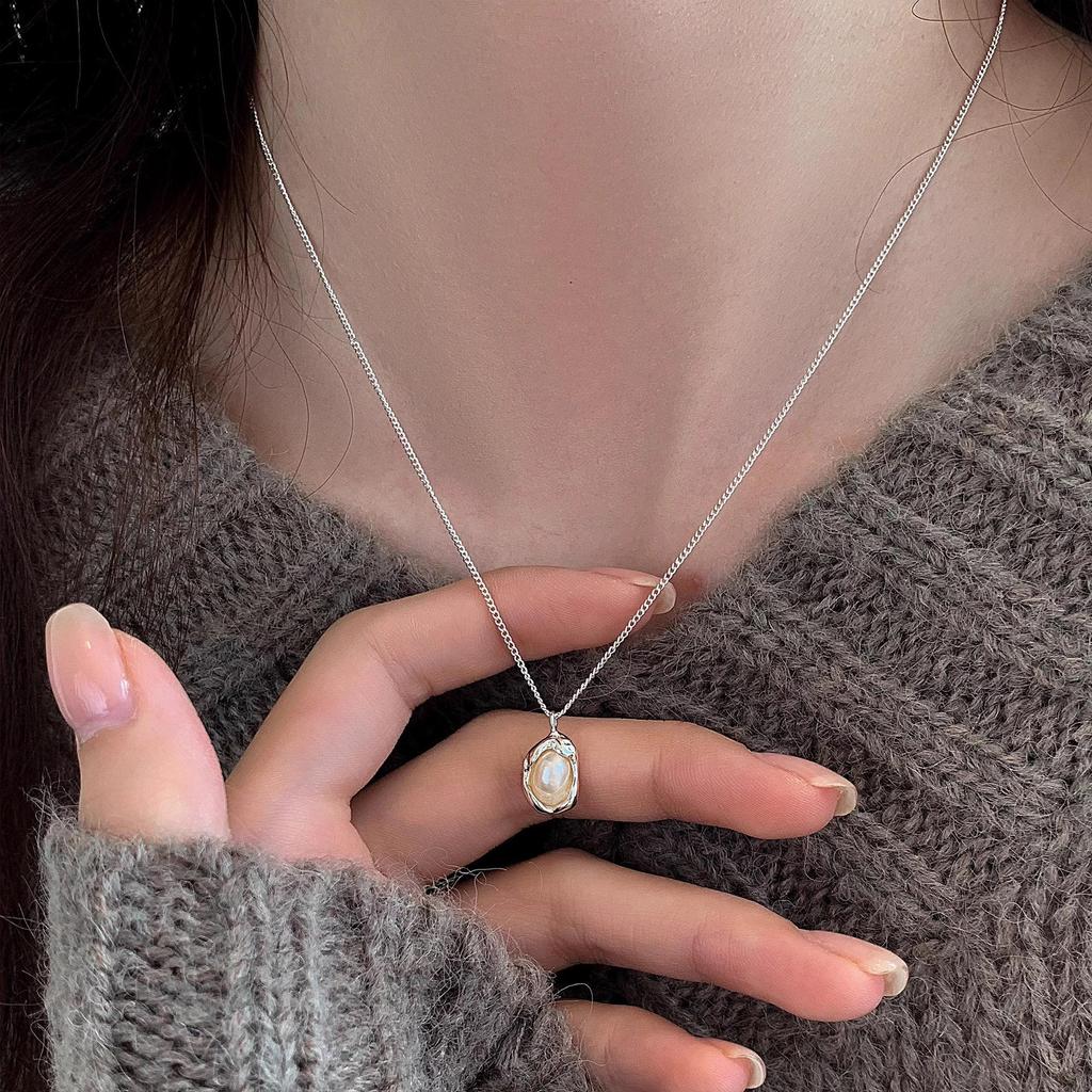 Elegant French Little Bean Pendant Pearl Necklace for Women - Autumn/Winter Sweater Chain Jewelry