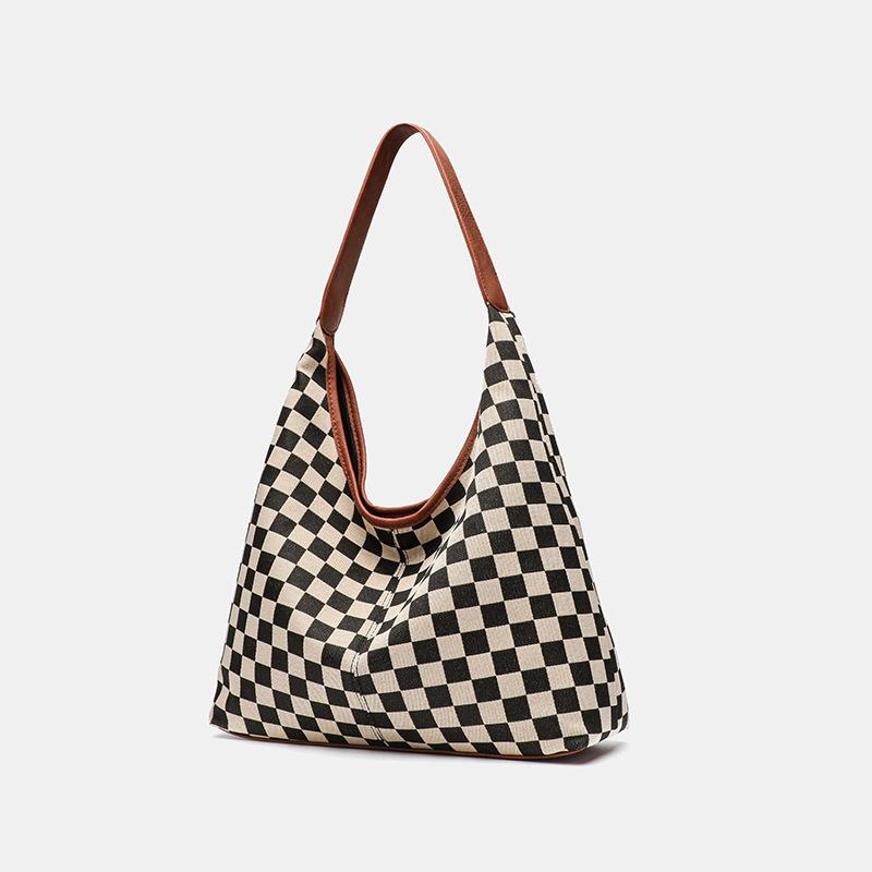 

2025 new high-end commuter women s bag trendy versatile ins shoulder bag black and white grid large-capacity tote bag