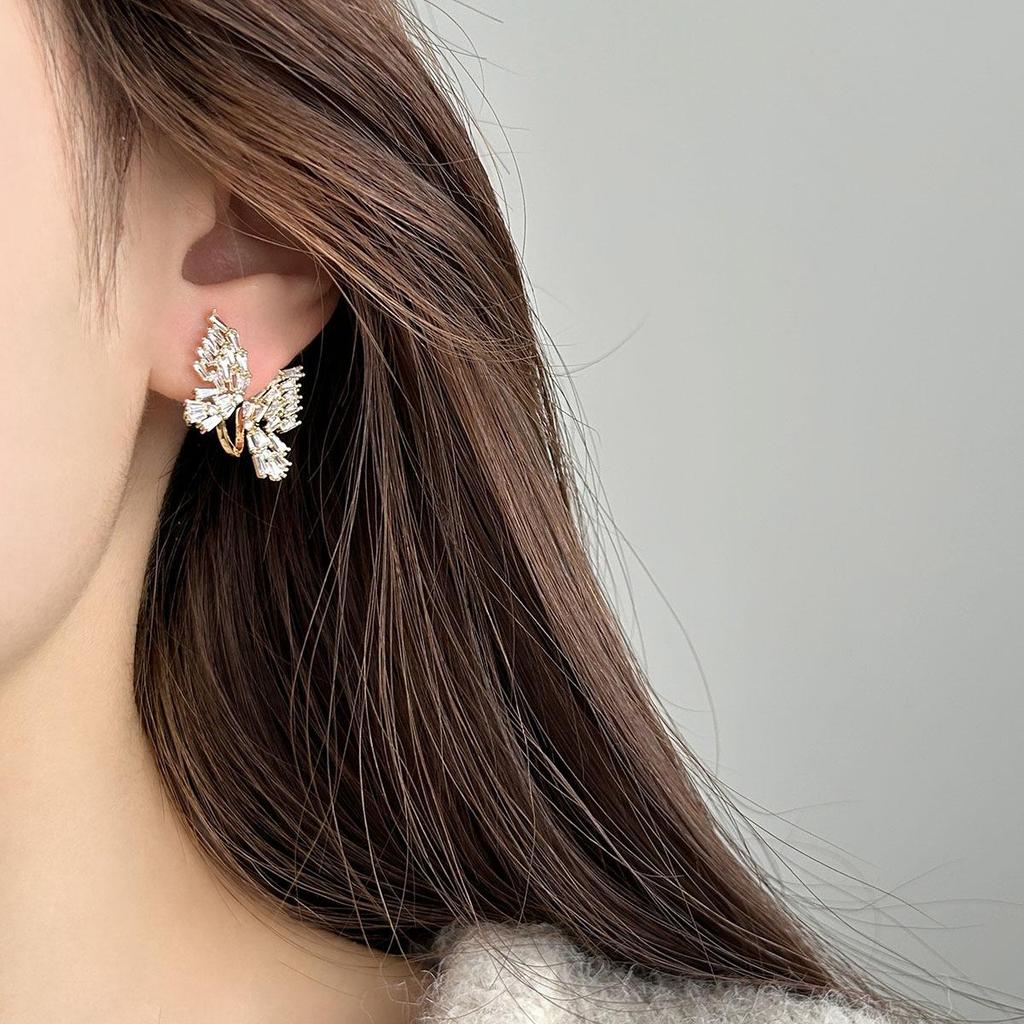 Elegant Zircon Butterfly Earrings for Women - High-End, Versatile Design for a Face-Slimming Look.