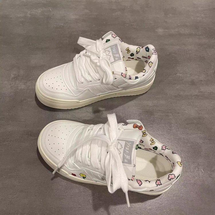 Little white shoes women's 2025 autumn new shoes women's thick baseplate shoes versatile student sports shoes women's graffiti ins tide