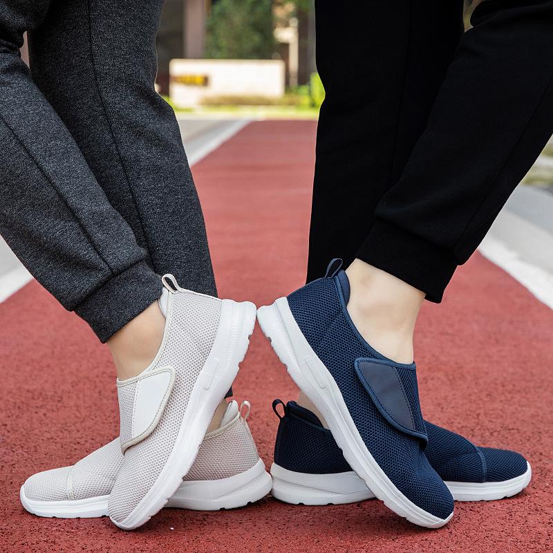 Wide head mother shoes women wide fat feet middle-aged and elderly walking shoes comfortable feeling of stepping on shit thumb eversion big foot bon