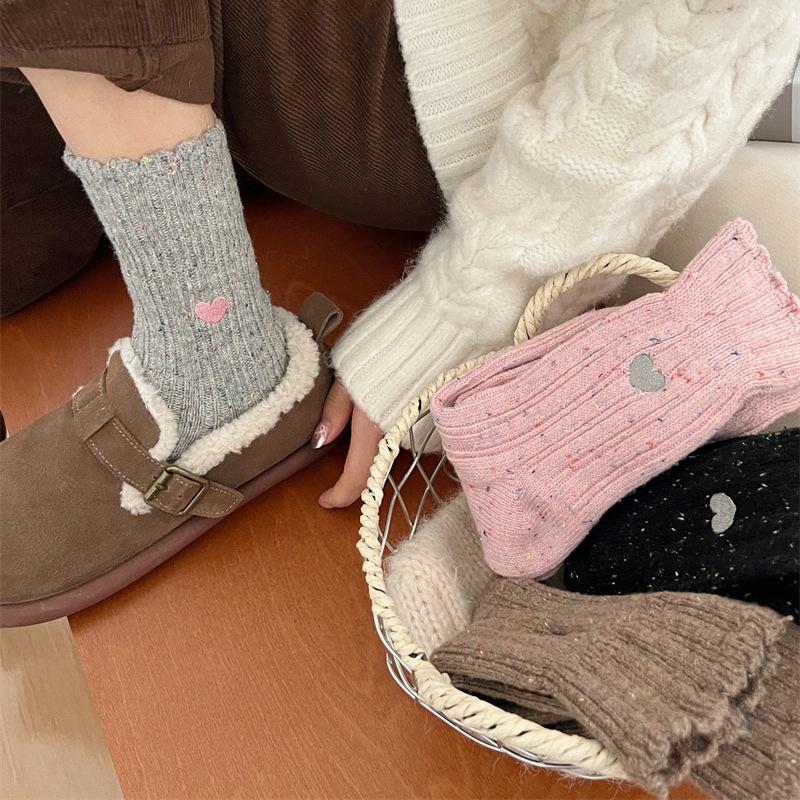 Thickened Lace Dot Yarn Wool Socks, Women's Heart-shaped Embroidered Mid-calf Socks, Warm Autumn and Winter Thick Thread Pile Socks