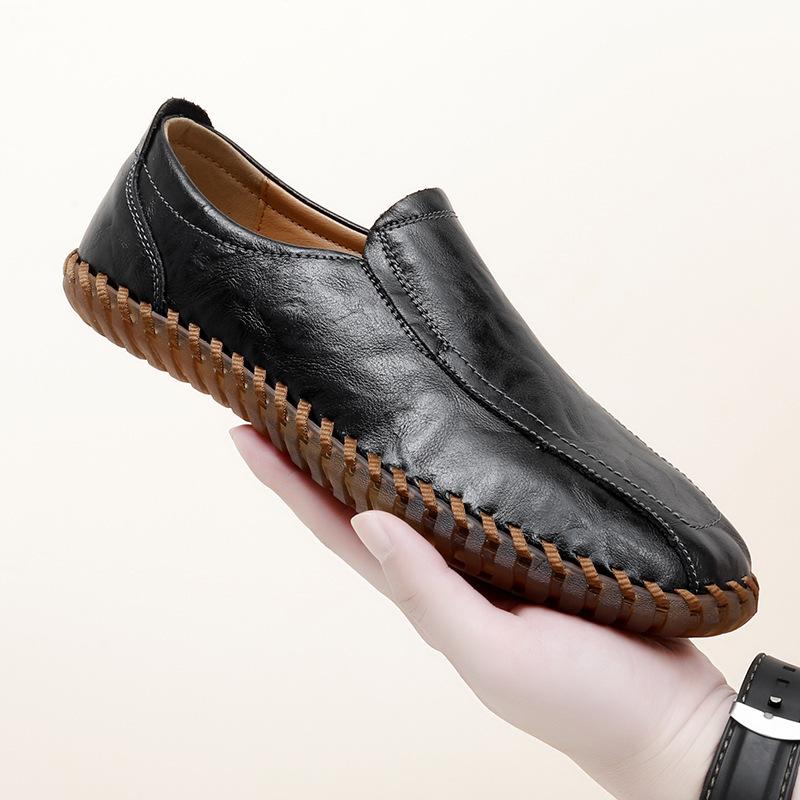 

Новые мужские туфли ручной работы, большие размеры, деловые, повседневные, кожаные туфли, нескользящая, с мягкой подошвой, для вождения, с одной педалью, для папы 38 чёрный