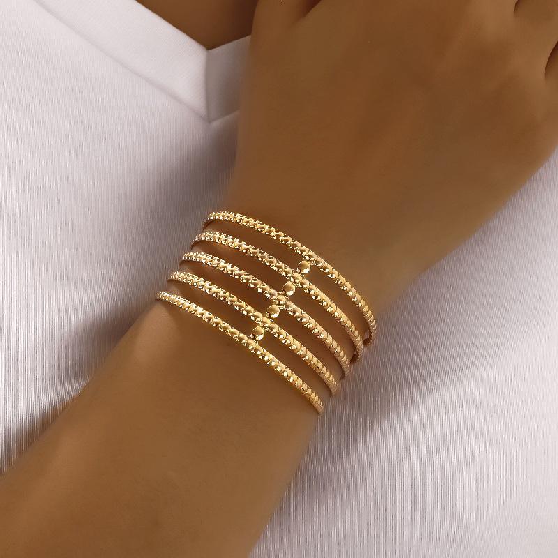European Geometric C-Shaped Adjustable Metal Bracelet for Women - Exaggerated High-End Open Bangle