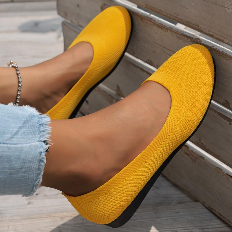 Large size autumn new flat bottom round head set feet shallow mouth fly weaving casual versatile single shoes women