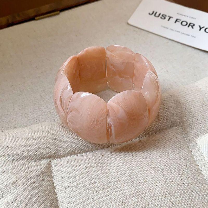 Acrylic Ombre Rectangle Bracelet: Retro Vacation Style, Fashionable, High-End Hand Jewelry.