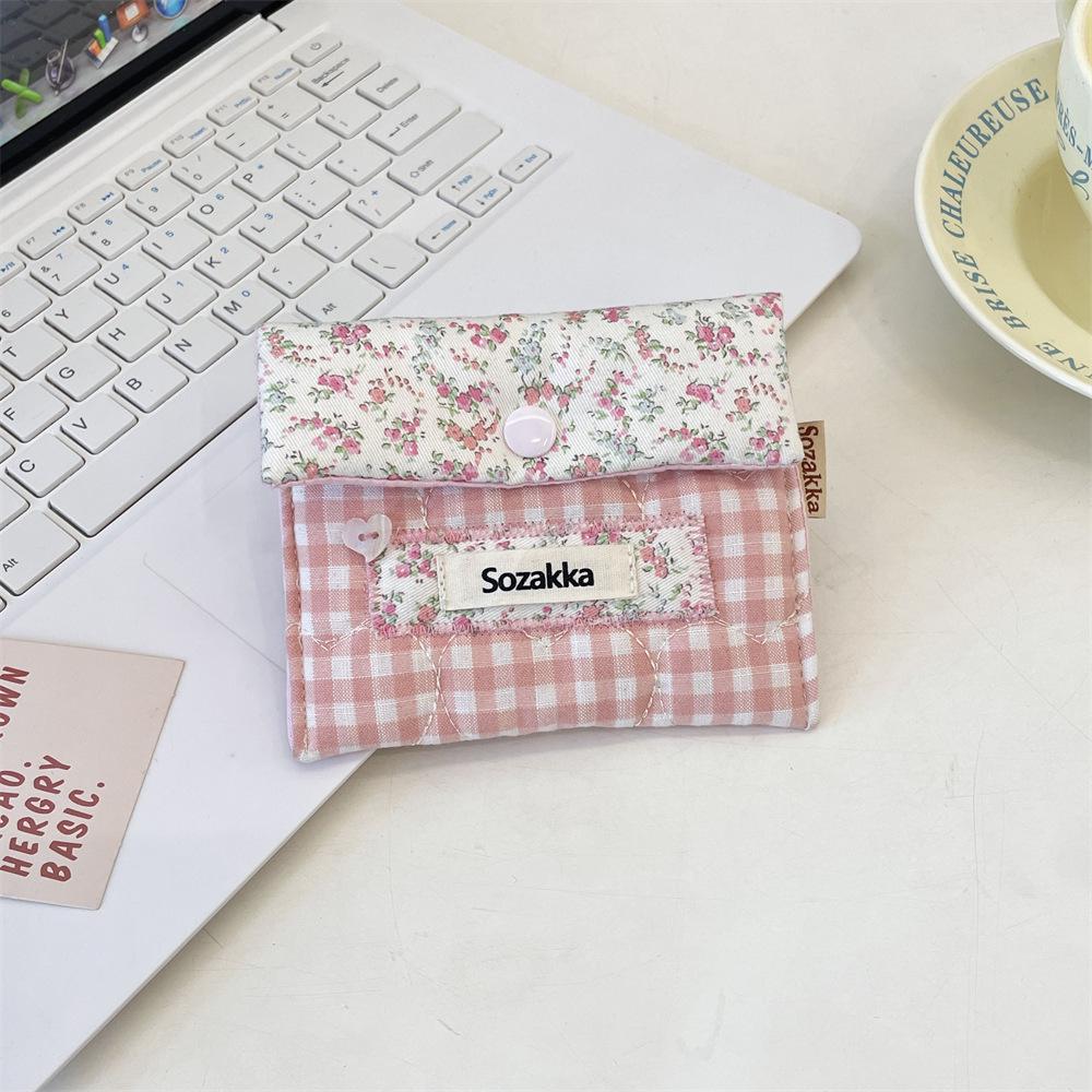 High-Value Portable Menstrual Bag - Student-Friendly Sanitary Napkin Storage