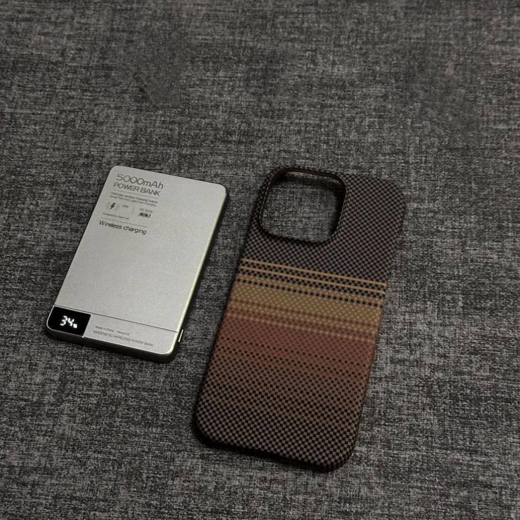 Carbon Fiber Pattern Apple 16Pro Mobile Phone Case 15promax Filin 14Plus Retro Trendy 13 Personality 12 Ultra-thin