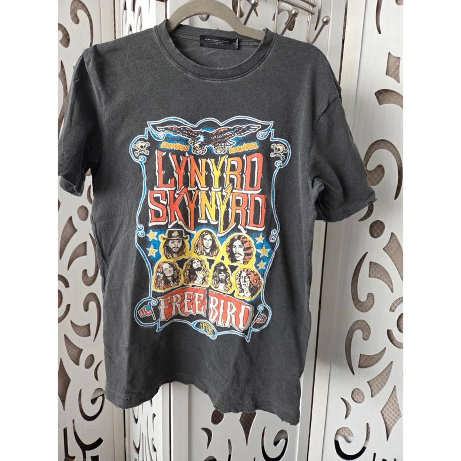 

Lynyrd Skynyrd Free Bird Tee Small Junk Food Rock Band Graphic Shirt Gray 3XL