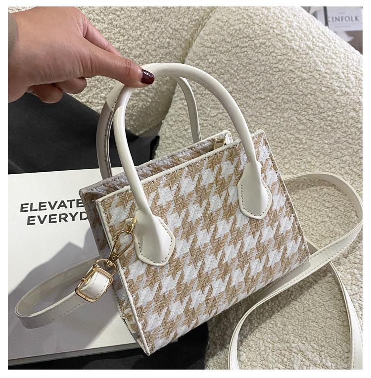 

Простая женская сумка через плечо большой емкости для женщин 2024 года, популярная новая модная интернет-знаменитость, универсальная сумка-ведро белый