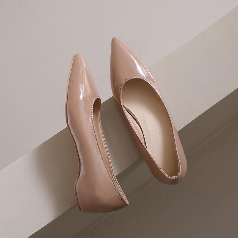 2025 new spring and autumn French nude pointed flat shoes women's versatile commuting light mouth single shoes evening shoes