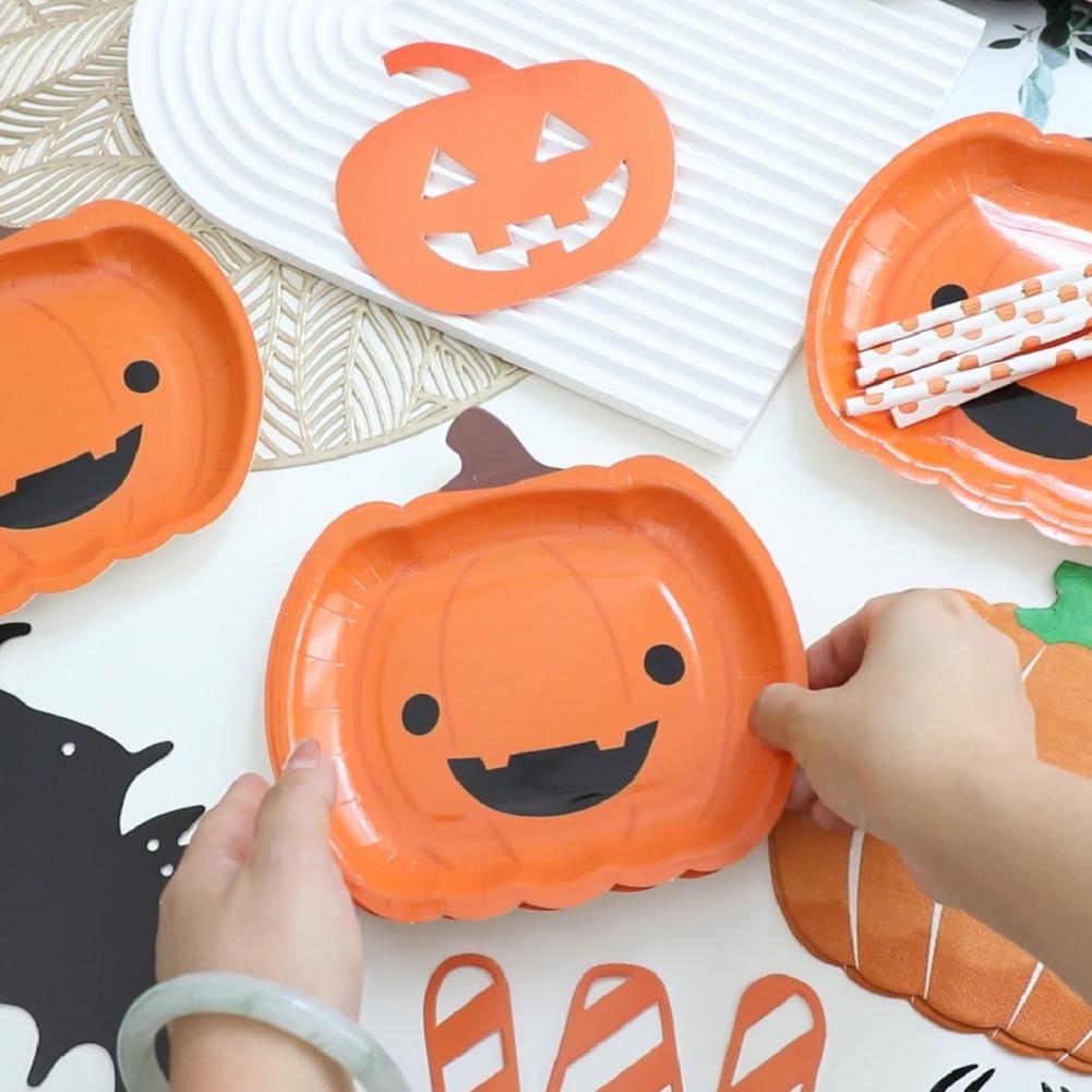 Thanksgiving Disposable Plates Oil-resistant Disposable Plates Halloween Pumpkin Paper Plates Black Orange for Party Autumn