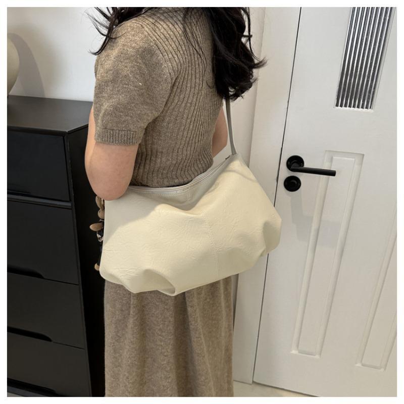 Large-capacity bag women's autumn and winter versatile new retro niche design single shoulder messenger bag pleated dumpling bag