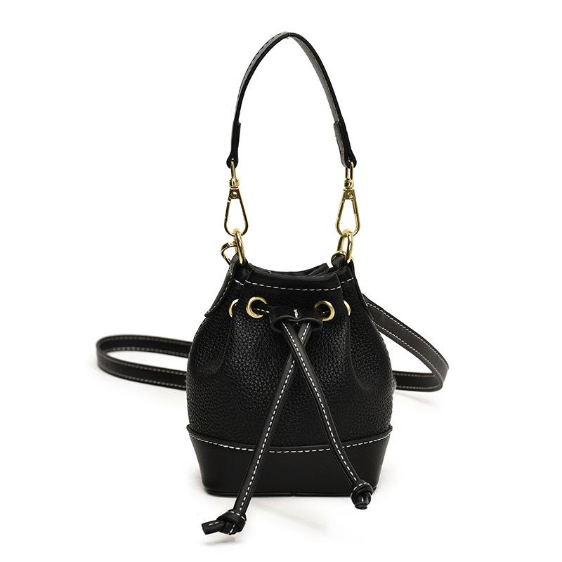 

В этом году популярная женская сумка 2025 новая корейская версия модной сумки через плечо с леопардовым принтом, портативная сумка-мессенджер, мини-сумка-ведро чёрный