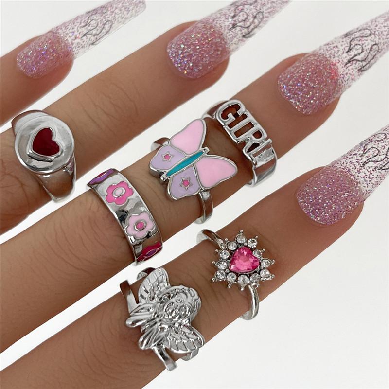 Modyle Copper Color Vintage Acrylic Heart Rings Set For Women Fashion Black Green Color Resin Hand Heart Ring Jewelry Gifts