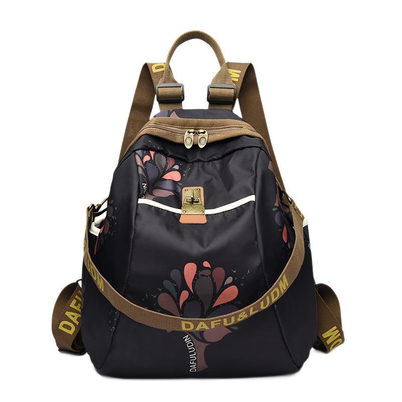 Rucksack mit großem Fassungsvermögen und zwei Schultergurten, stilvoll und lässig, geeignet für Reisen und Bergsteigen.