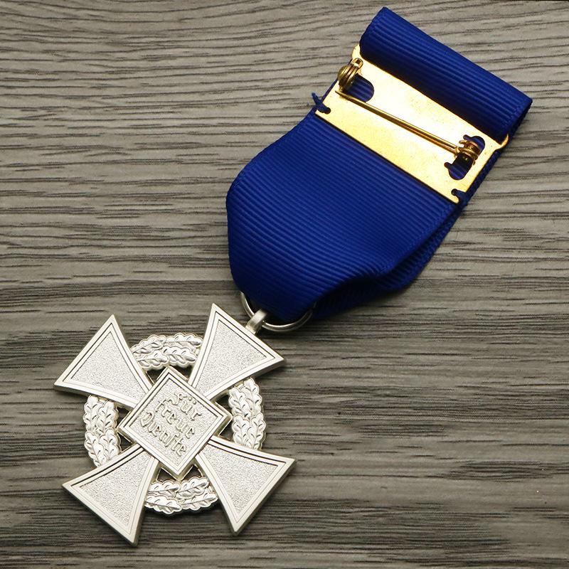 

Медаль, іноземний герб, ювілейна медаль, колос пшениці, хрест-медаль, різдвяний подарунок, подарунки до панчохи срібний