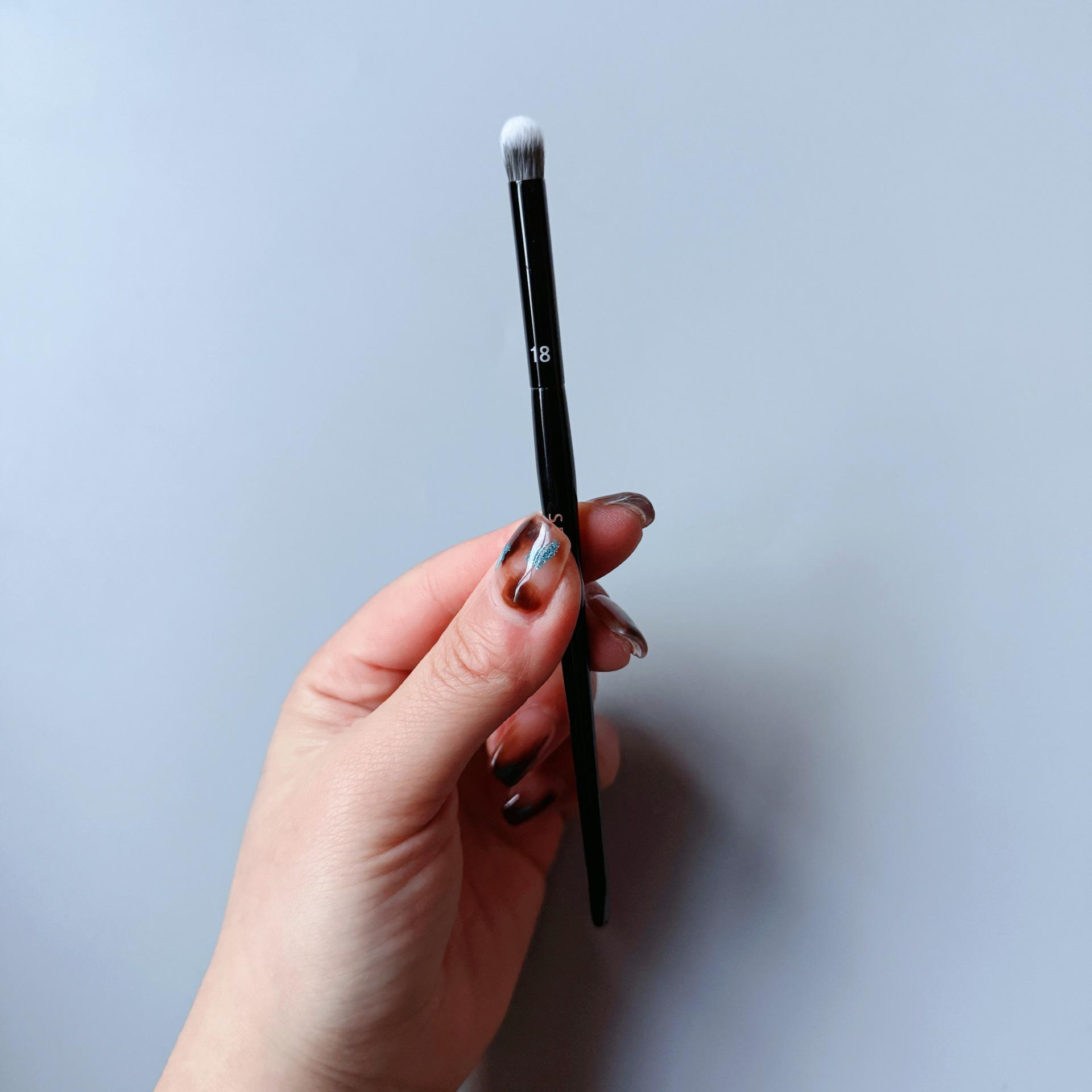 

Introducing Silk s Fulan Series: Foundation Brush, Eyeshadow Brush, Powder Brush, Contour Brush, and Double-Ended Eyebrow Brush Makeup Set.