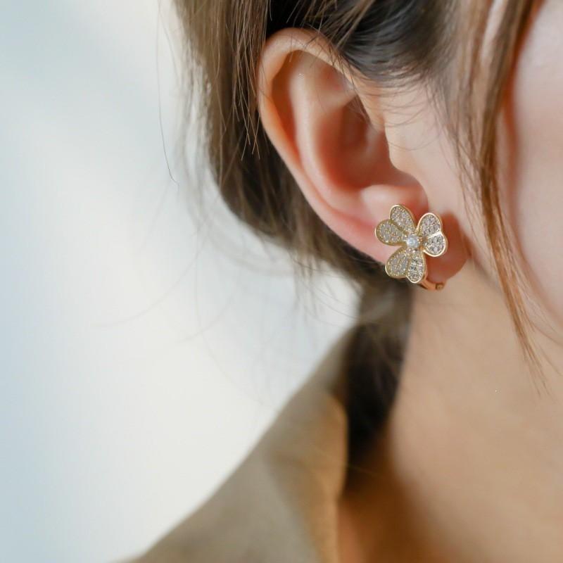 Luxury 3D Clover Stud Earrings With Full Micro Pave Cubic Zirconia Post Gold Tone Options