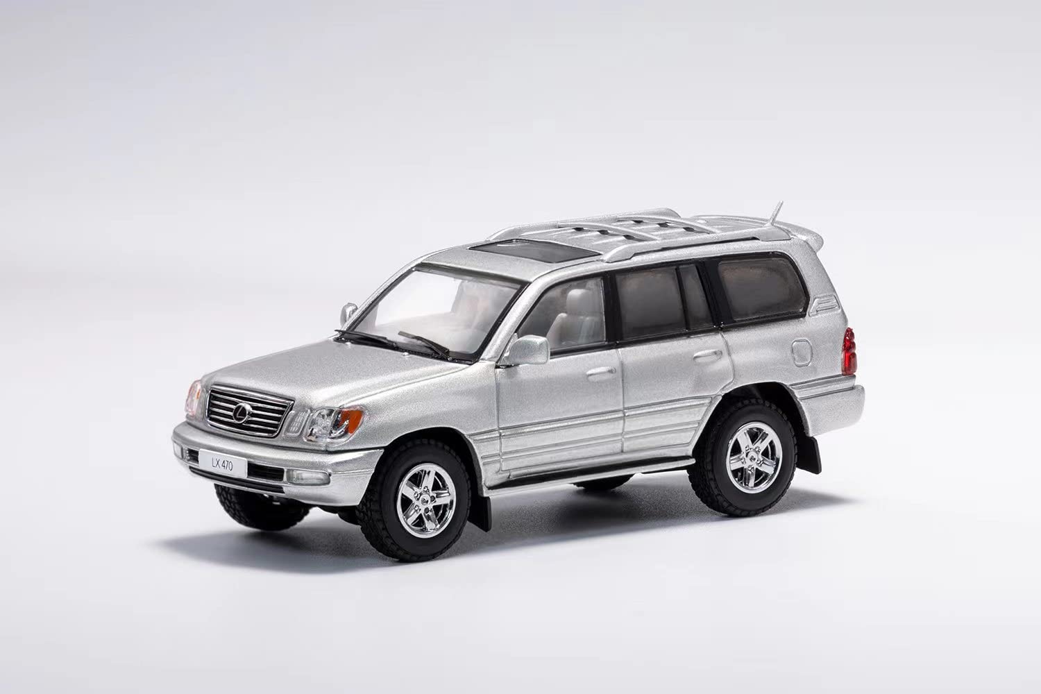 

Gaincorp Products Масштаб LEXUS LX470 CYGNUS Серебристый Готовое изделие 1/64 (LHD)