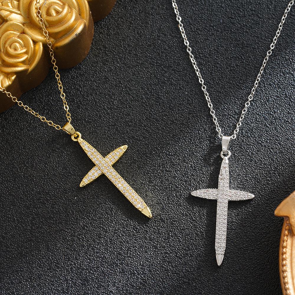 Gold-Plated Cross Pendant Necklace for Women – Durable Color, Stylish & Versatile Fashion Accessory.