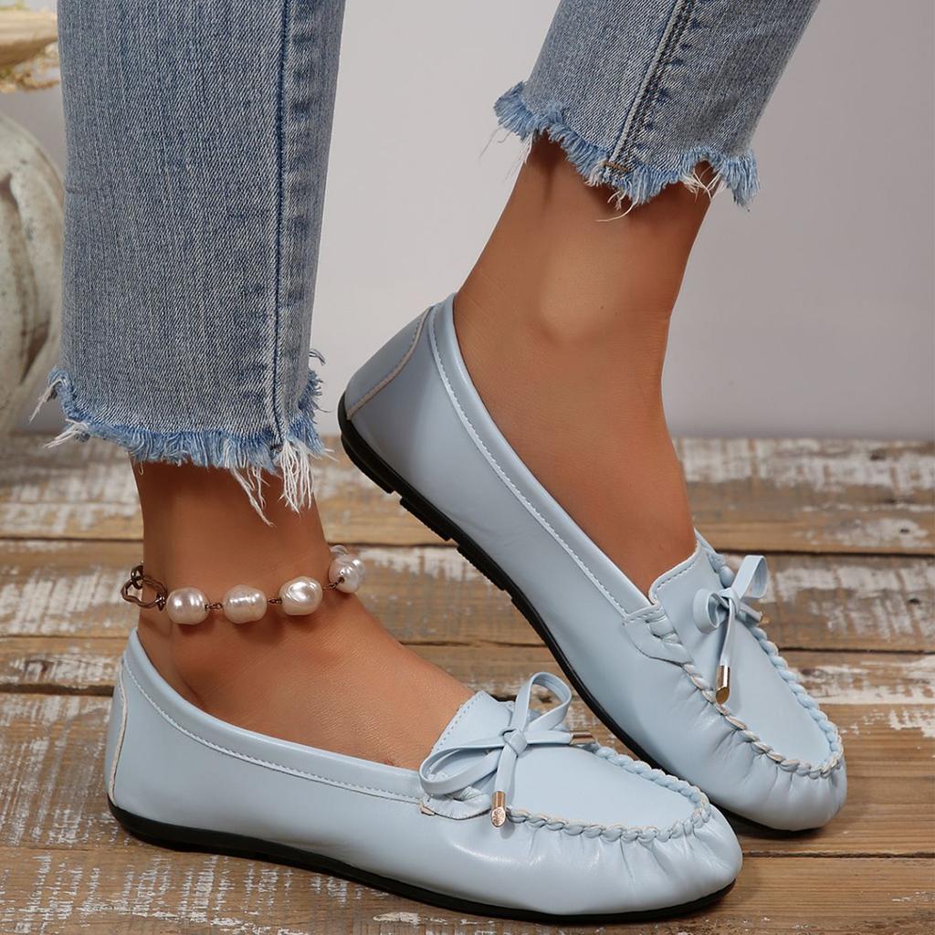 Women’s Soft Sole Flat Moccasin Loafers Slip-On Casual Comfort Shoes with Bow Detail for Everyday Wear