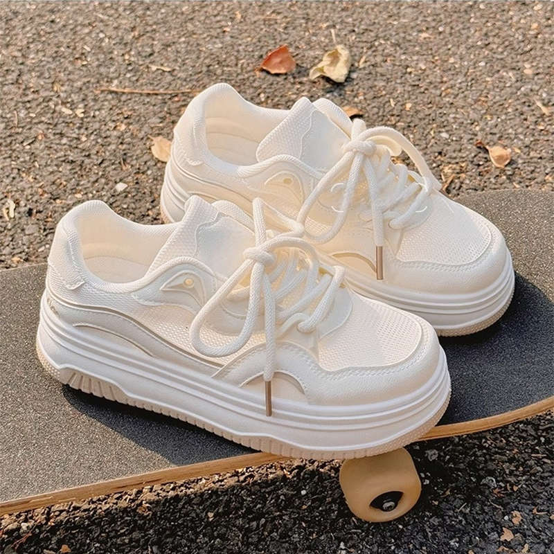 Summer Women's Shoes Women's New Breathable Mesh Shoes Versatile Niche Bread Shoes Platform Sports Board Shoes