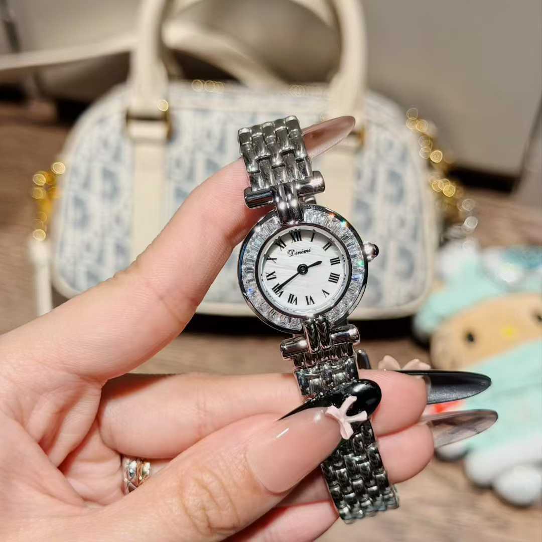 Round Fashion Temperament Roman Sense Simple Exquisite Small Temperament Watch Women S Watch