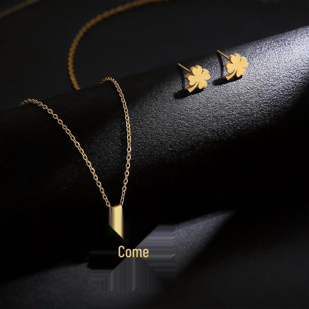 European Fashion Star & Moon Clavicle Necklace and Earring Set