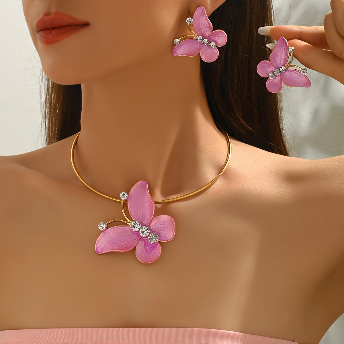 

Модные украшения для женщин розовый