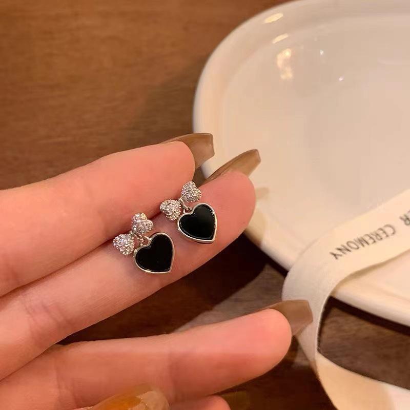 

Korean New Black Enamel Love Heart Crystal Bowknot Stud Earrings For Women Charm Heart Small Earrings Jewelry 1Pair
