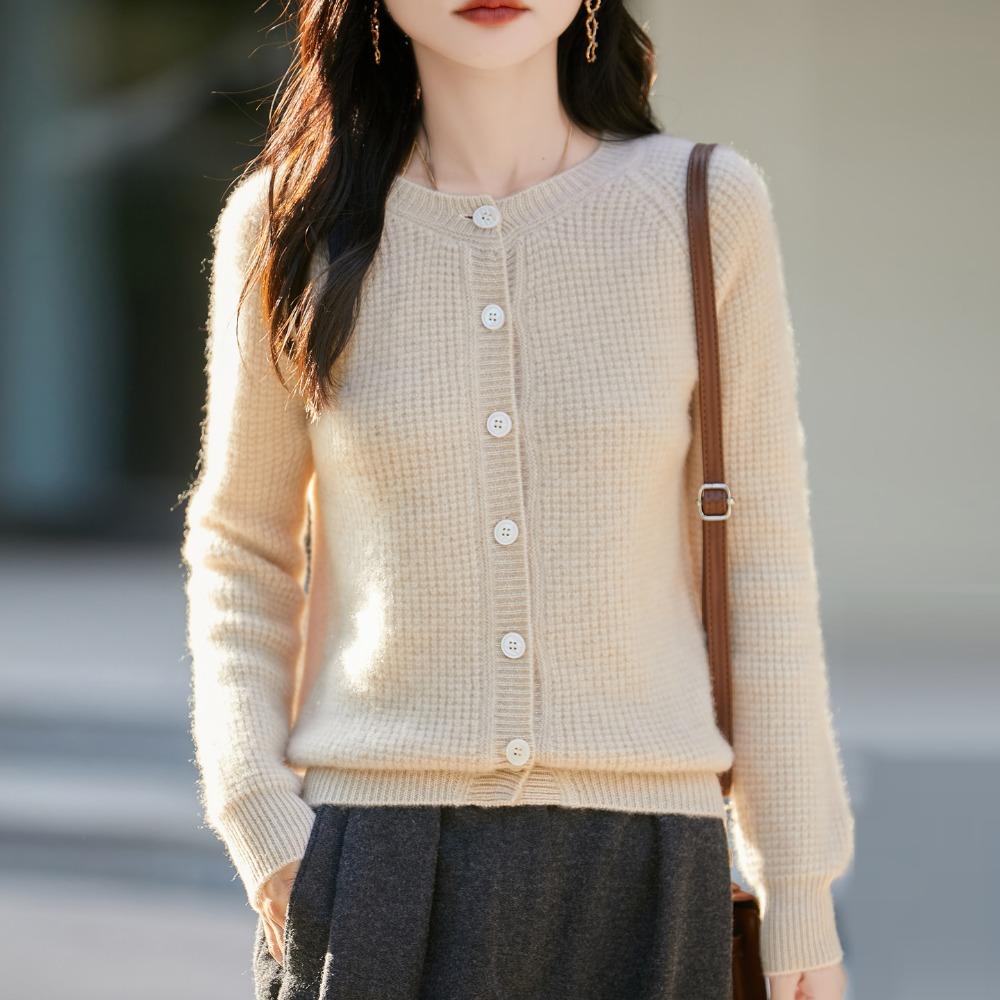 Knitted Cardigan for Women Thick Short Coat Versatile Top for Autumn and Winter