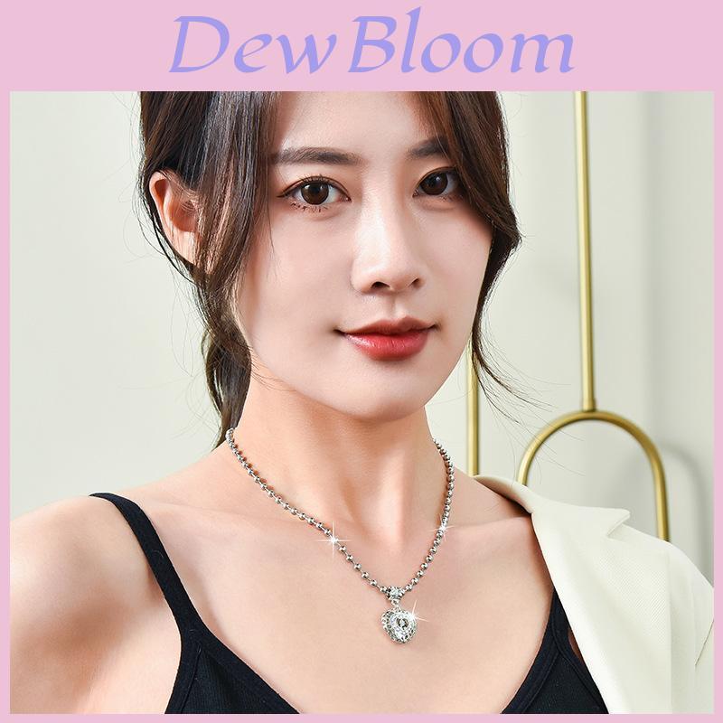 Fashion Heart Shaped Titanium Steel Necklace With Rhinestone Pendant For Women