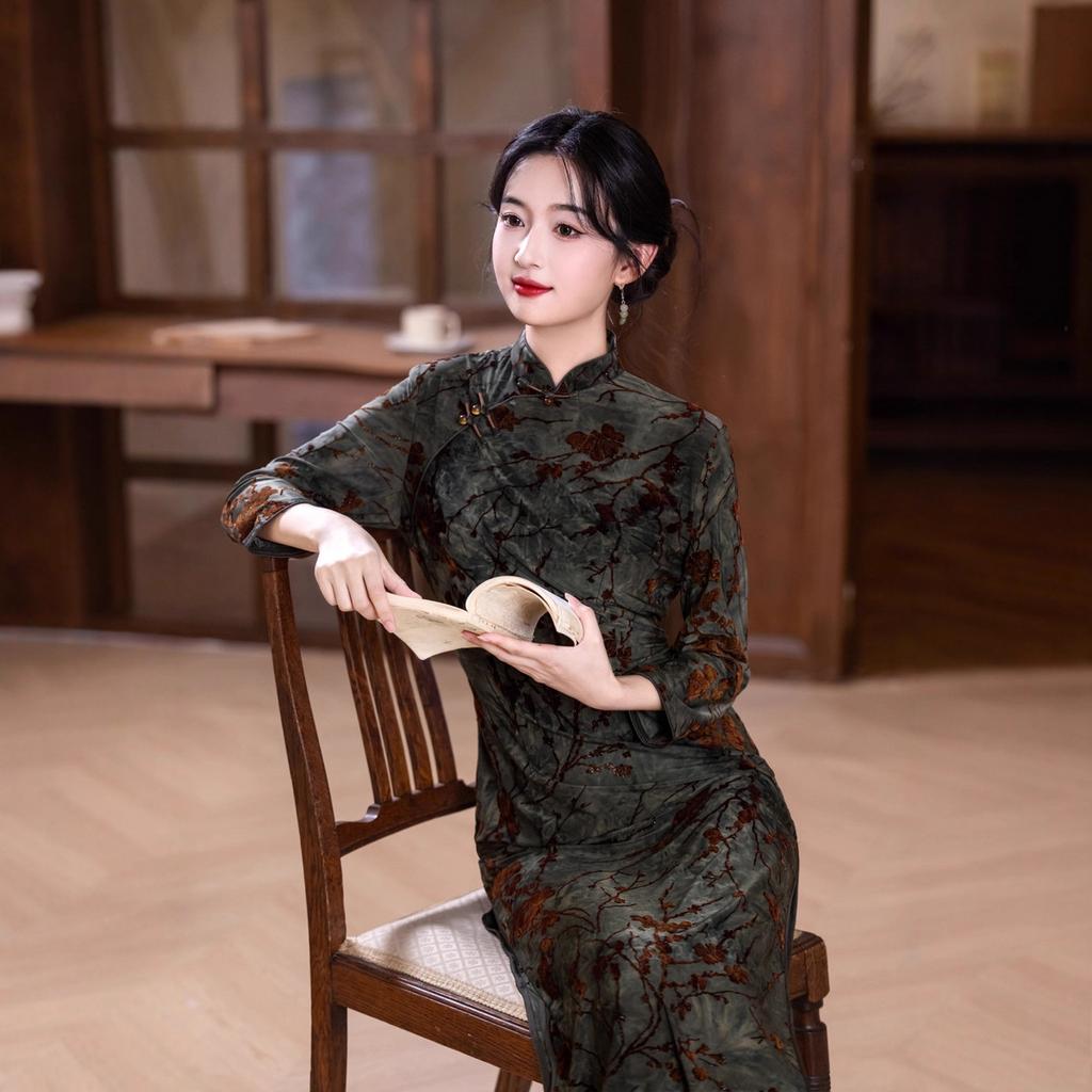 1011 autumn and winter new national style improved flocking composite cheongsam new Chinese large size long women's wedding ceremony