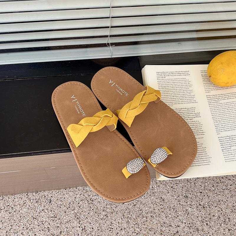 

Set of toe flat-bottomed Roman slippers women s summer new casual versatile soft-bottomed beach vacation one-word slippers 42 жёлтый