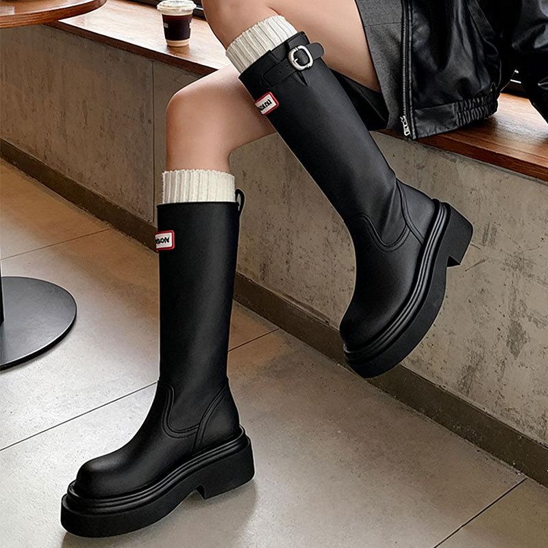 Ρετρό κόκκινες μπότες γυναικείες φθινόπωρο και χειμώνα νέο βρετανικό στυλ ευέλικτες και λεπτές με χοντρή σόλα που αυξάνουν το ύψος γυναικείες μπότες ιππότη