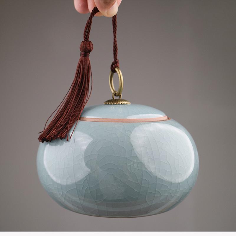 Ge Kiln Ceramic Tea Storage Jar: Chinese Style Sealed Can for Dried Fruit, Flower, and Tea Leaves.