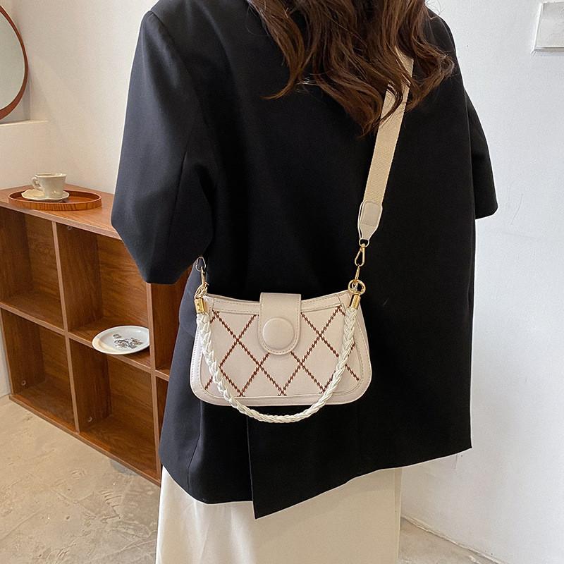 Modern Pu Pearl Chain Crossbody Bag With Magnetic Closure For Daily Casual Use