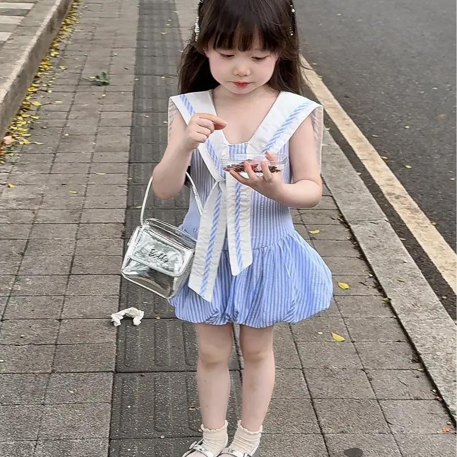Kinder Sommer 2026 Kariertes Matrosenkragenkleid - Ärmellos Blau & Weiß Blasen Saum Prinzessinnen Stil