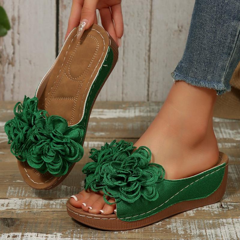 Slope heel beach slippers women's summer new fish mouth flower comfortable outdoor seaside play beach shoes women